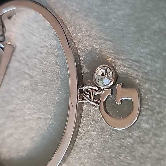 Guess bracelet silver G dangling from open cuff w catch chain new LOT729 - Picture 4 of 7